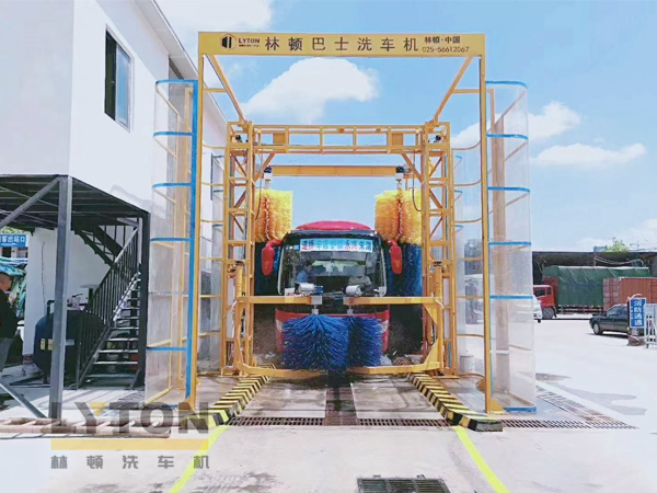 精工品質(zhì) 精細(xì)化選材 持久耐用 林頓巴士洗車機(jī)廠家