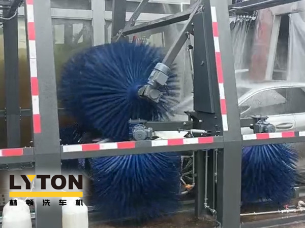 用戶對比,還得林頓FX11全自動洗車機!常州南門石化配置洗車設(shè)備記!“品質(zhì)·交付”只為不負(fù)客戶所托!